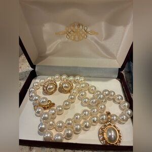 Vintage Roman pearl earrings and necklace set comes in vintage box